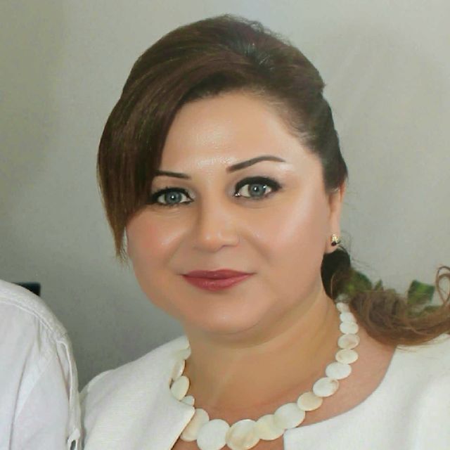 Züleyha Bilent, Diş Hekimi İzmir