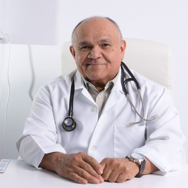 Fredd Colina, Médico general Aguadulce