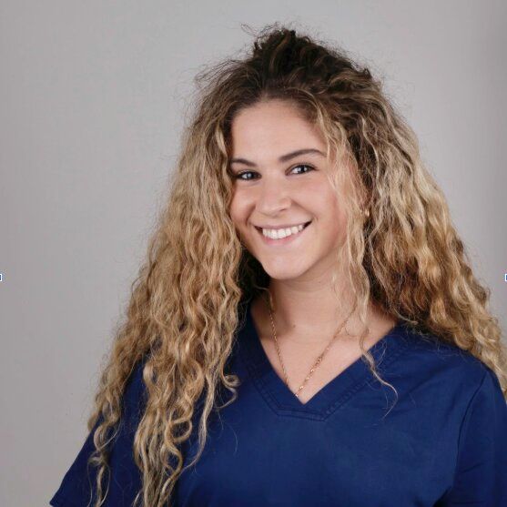 Marina Fernández Rodríguez de la Flor, Dentista Oviedo