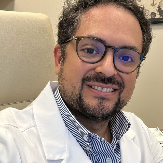 Hugo Landa Oviedo, Cirujano torácico Barcelona