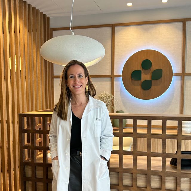 Dolores Gomez Suarez, Ginecólogo Gijón