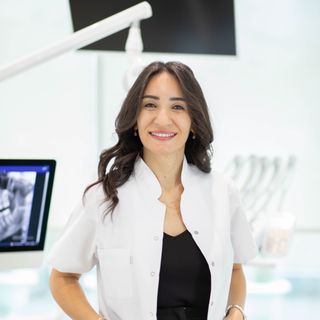 Resmi büyüt: Funda Özsarı, Periodontoloji Çankaya