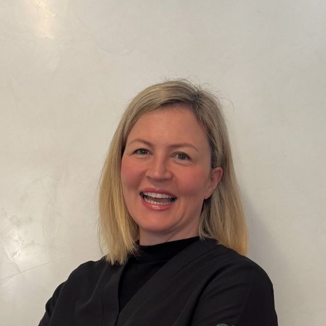 Annalene Rahbari, Médico estético Fuengirola