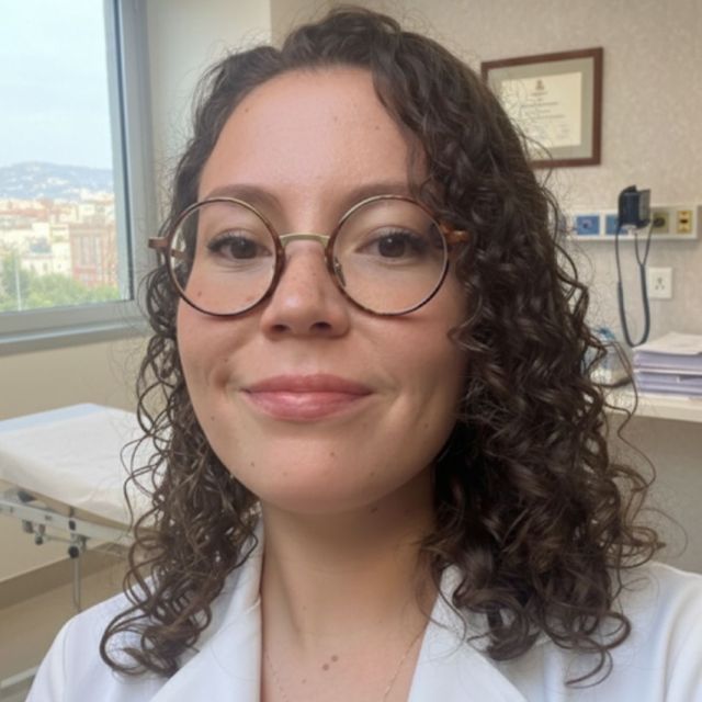 Cristina Escorial Albendiz, Oftalmólogo Dos Hermanas