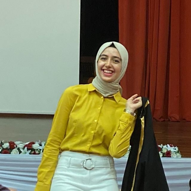 İrem Yılmaz, Diş Hekimi Malatya