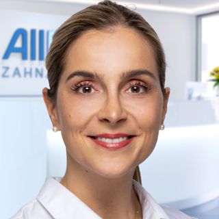 Aylin Schiering, Zahnarzt Stuttgart