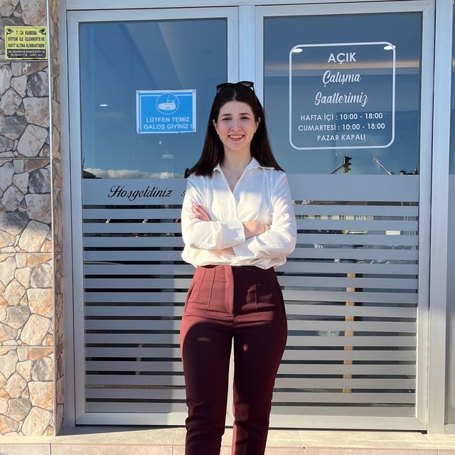 Merve Nur Altıntaş, Diş Hekimi Uşak