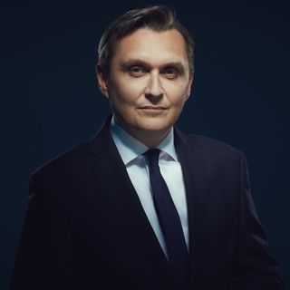 Powiększ obraz: Tomasz  Sierzputowski, neurochirurg Mława