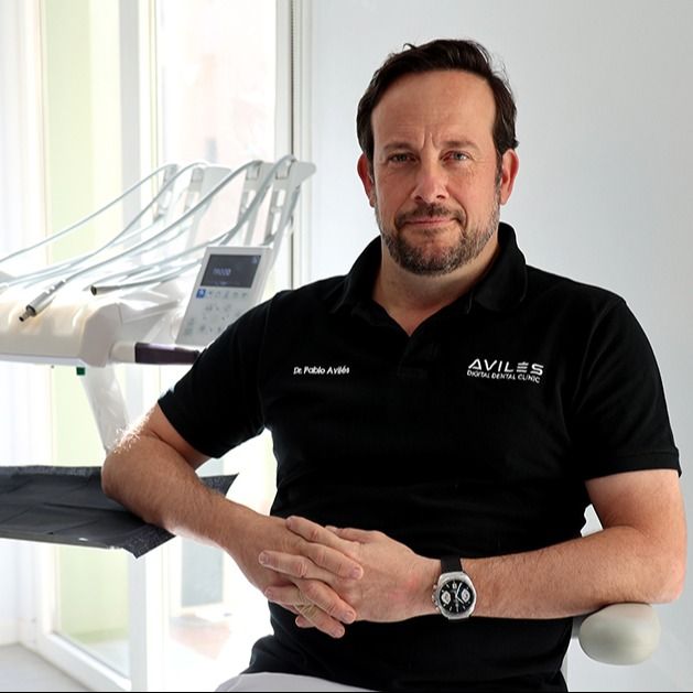 Pablo Aviles, Dentista Málaga