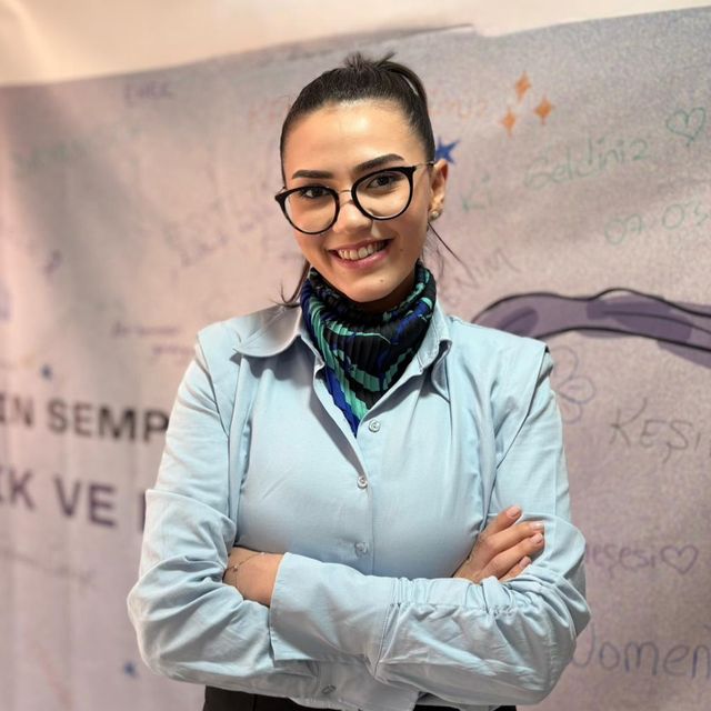 İdil Çıtak, Psikoloji Manisa