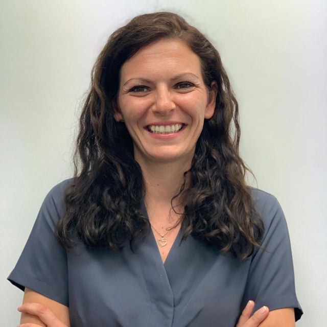 Magdalena Ruslanova Karatancheva, Dentista Alicante