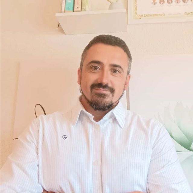 Rafael León Torres, Psicólogo Benalmádena
