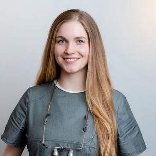 Bild vergrößern: Elena Blankenburg, Zahnarzt Ahrensburg