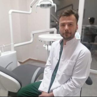 Cankat Yenemuk, Diş Hekimi İzmir