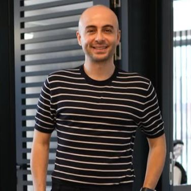 Kerem İşigüzel, Diş Hekimi Adana