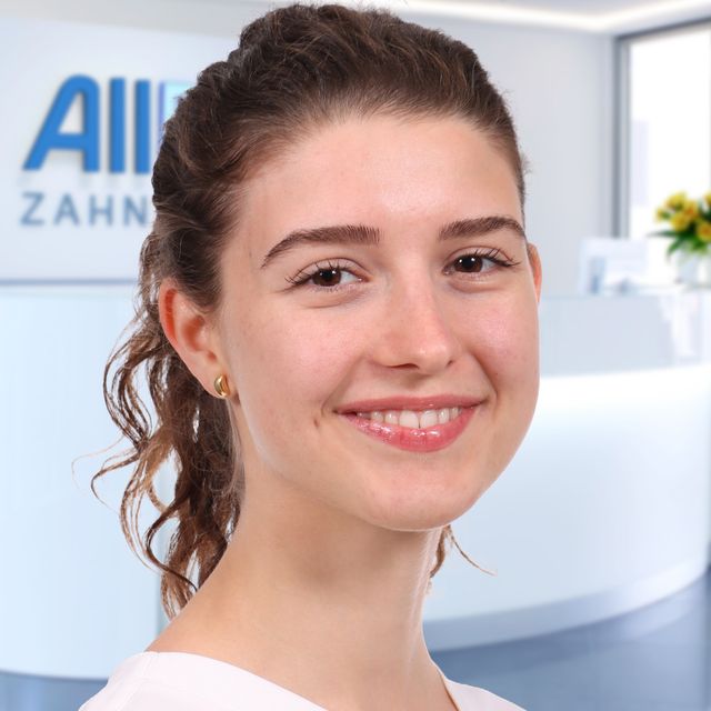 Kira Kretzschmar, Zahnarzt Bremen