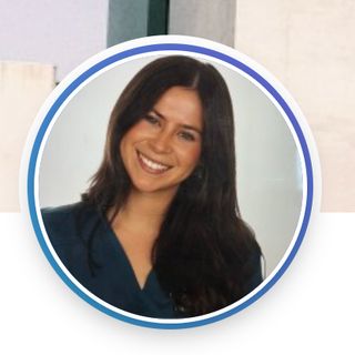 Acercar imagen: Laura Sáez Sierra, Dentista Madrid