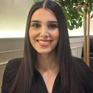 Resmi büyüt: Aslı Akdağ, Ortodonti Manisa