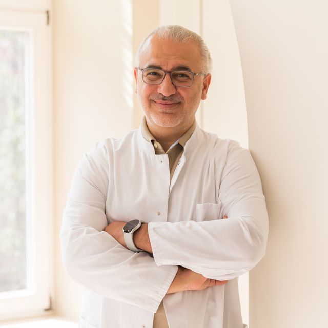 Bchar Ibrahim, Plastischer & Ästhetischer Chirurg Magdeburg