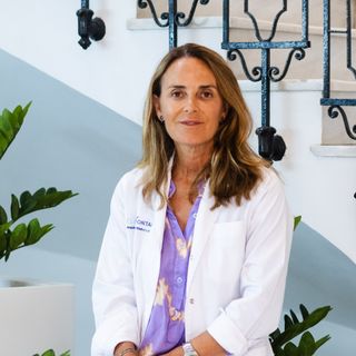 Acercar imagen: Lola Salvador, Médico estético Valencia