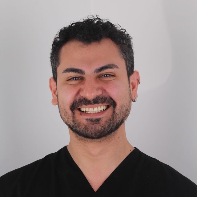 Selim Can Çakır, Diş Hekimi İstanbul