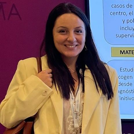 Eva María Aragoneses Tiburcio, Ginecólogo Mérida