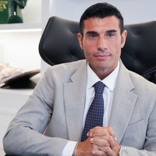 Raffaele Castaldo, chirurgo plastico Napoli