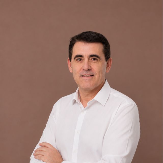 Julio Murillo Zardoya, Cirujano plástico Pamplona
