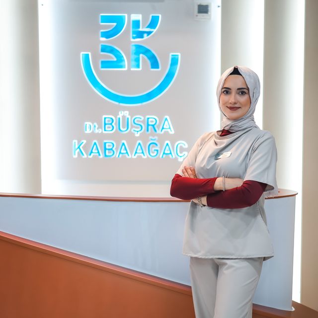 Büşra Kabaağaç, Diş Hekimi Eskişehir