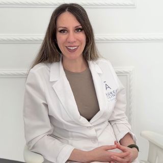 Ana Martínez Padilla, Cirujano plástico Sevilla