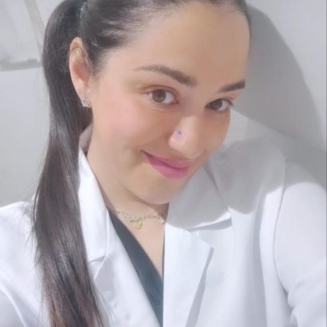 Eva Shanty Manduzio, ostetrica Roma