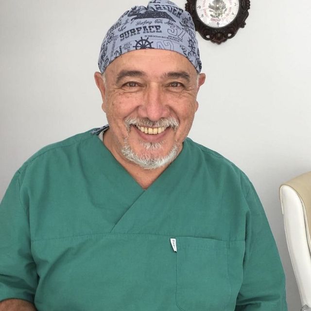 Haluk Bozkurt, Diş Hekimi İstanbul