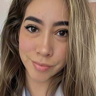 Acercar imagen: Mildred Agurto, Médico general Barcelona