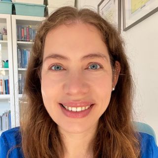 Dra. Cristina Uzal Fernández