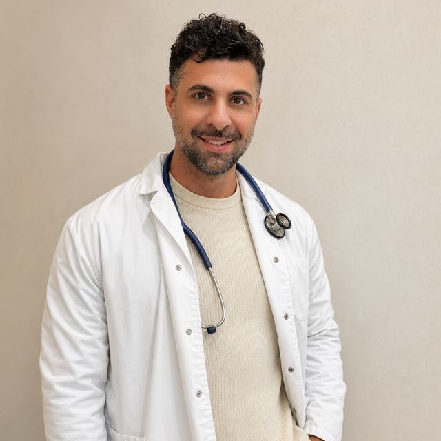 Federico Cucci Rendón, Médico general Marbella