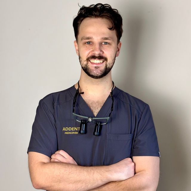 Mateusz Pierzchała, stomatolog Kraków