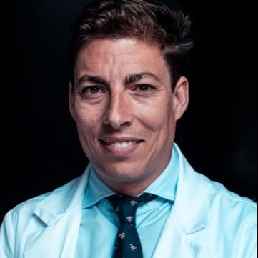 Fernando Escámez Fernández, Traumatólogo Almería