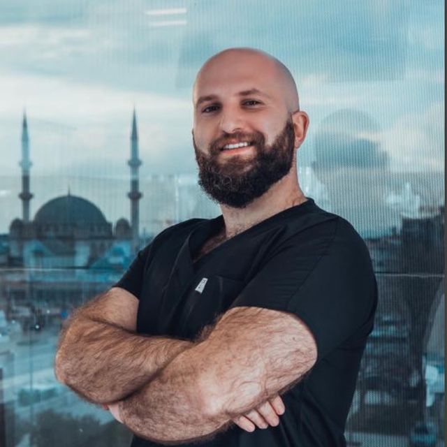 Emir Cezbe, Diş Hekimi İstanbul