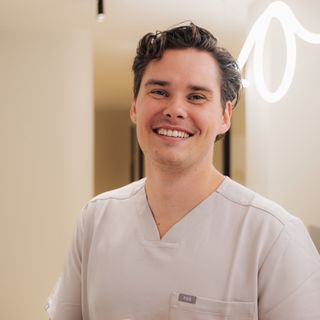 Bild vergrößern: Philipp Waldmann, Zahnarzt Frankfurt