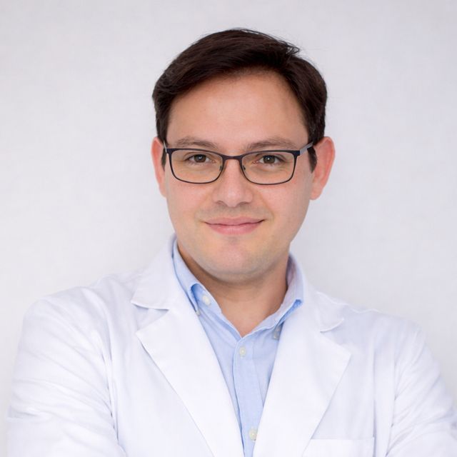 Crhistian David García Montoya, Neurocirujano Torrevieja
