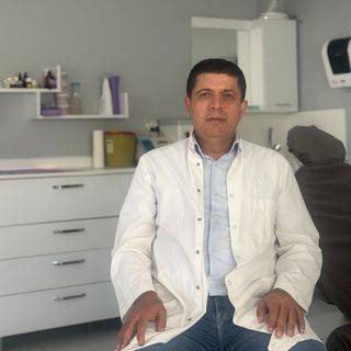 Ahmet Tüy, Diş Hekimi Mersin