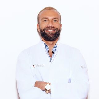 Powiększ obraz: Adrian Jurek, stomatolog Warszawa