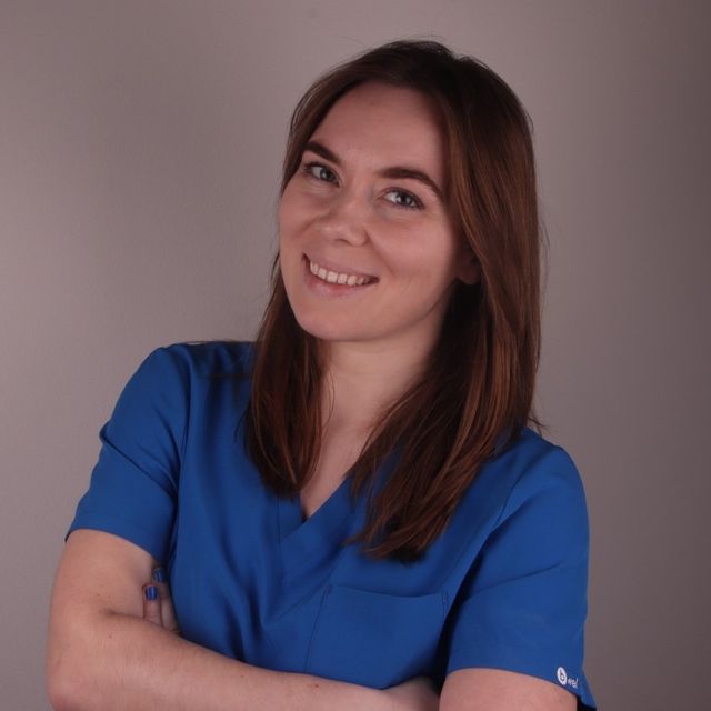 Marta Dziwinska, Dentista Mollet del Vallès