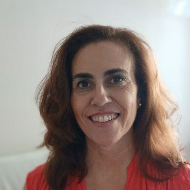 Rosa Fernández-Valdés Marí, Psicólogo Barcelona