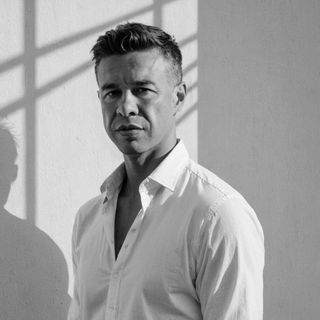 Powiększ obraz: Piotr Ignatiuk, fizjoterapeuta Warszawa