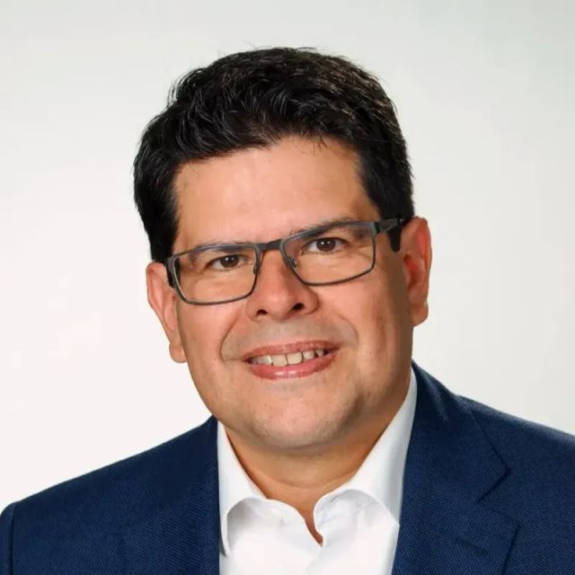 John Jairo Gomez Gallego, Neurochirurg Ostbevern