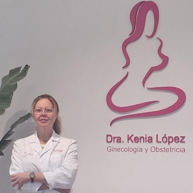 Kenia Lopez Ronda, Ginecólogo Alicante