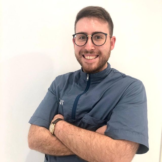 Michael Acamotachis, dentista Como