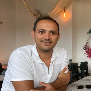 Resmi büyüt: Turgut Çevik, Kulak Burun Boğaz İzmit