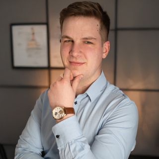 Powiększ obraz: Tomasz Woźniak, psychiatra dziecięcy Bydgoszcz